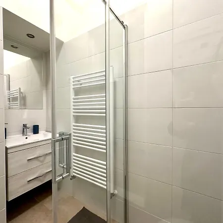Luxury Huge - 92m2 - 3 Bedrooms - 3 Air Conditioners - Free Garage!!! Budapest
