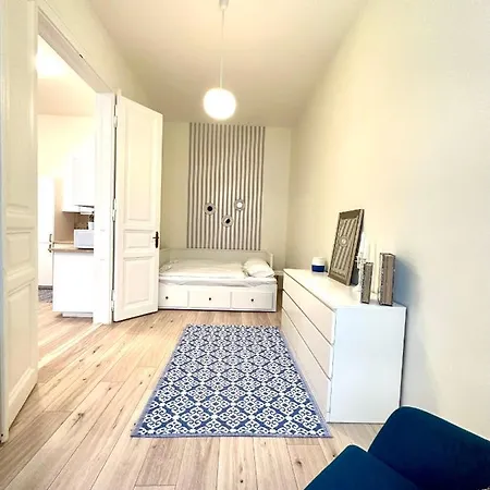 Apartment Luxury Huge - 92m2 - 3 Bedrooms - 3 Air Conditioners - Free Garage!!! Budapest