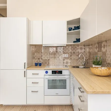 Luxury Huge - 92m2 - 3 Bedrooms - 3 Air Conditioners - Free Garage!!! Apartment