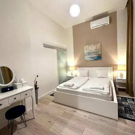 Luxury Huge - 92m2 - 3 Bedrooms - 3 Air Conditioners - Free Garage!!! Apartment