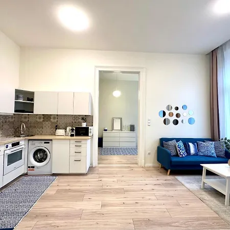 Apartment Luxury Huge - 92m2 - 3 Bedrooms - 3 Air Conditioners - Free Garage!!! Budapest