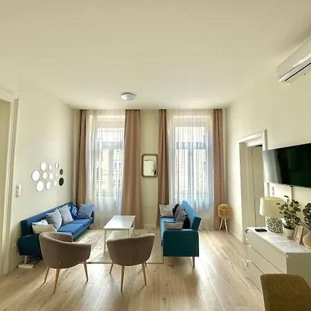 Apartment Luxury Huge - 92m2 - 3 Bedrooms - 3 Air Conditioners - Free Garage!!! *