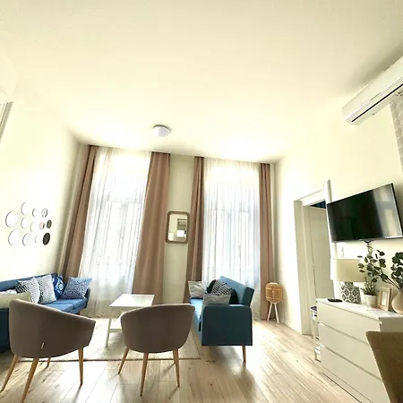 Luxury Huge - 92m2 - 3 Bedrooms - 3 Air Conditioners - Free Garage!!! Apartment Budapest