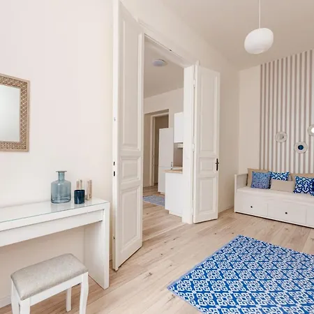 Luxury Huge - 92m2 - 3 Bedrooms - 3 Air Conditioners - Free Garage!!! Apartmán Budapešť
