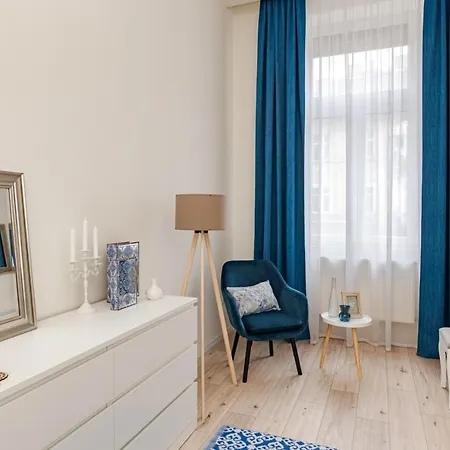 Luxury Huge - 92m2 - 3 Bedrooms - 3 Air Conditioners - Free Garage!!! Apartmán *
