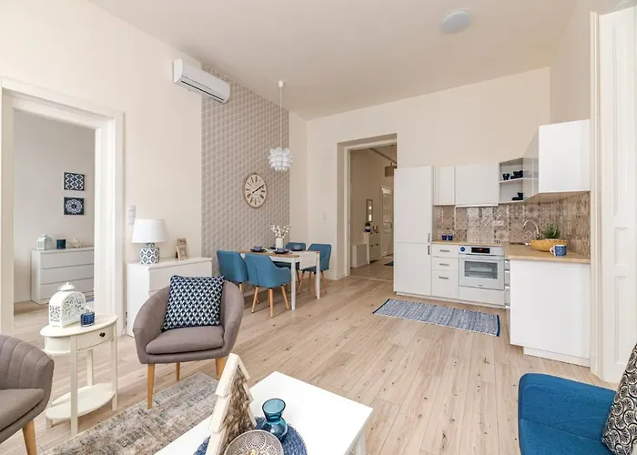 Apartmán Luxury Huge - 92m2 - 3 Bedrooms - 3 Air Conditioners - Free Garage!!! Budapešť