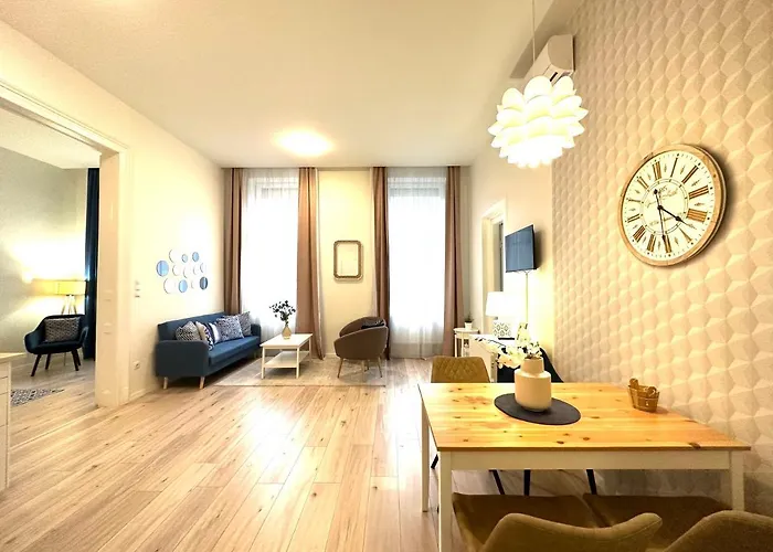 Apartmán Luxury Huge - 92m2 - 3 Bedrooms - 3 Air Conditioners - Free Garage!!! *