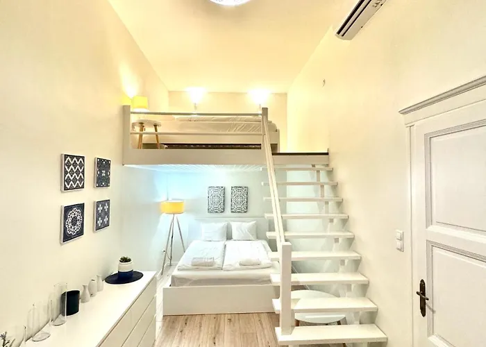 Luxury Huge - 92m2 - 3 Bedrooms - 3 Air Conditioners - Free Garage!!! *